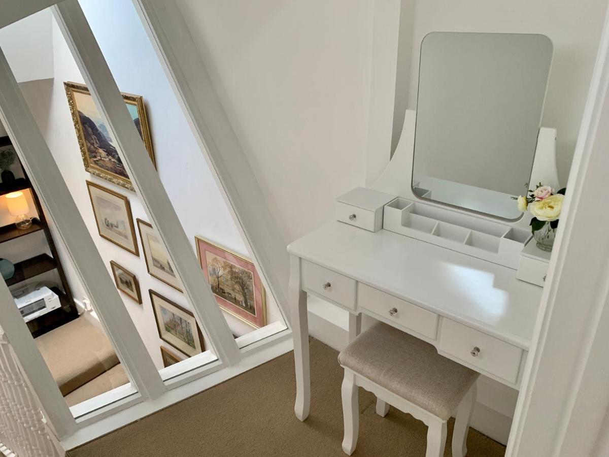 Lovely Newly Refurbished Apartment In Battersea Лондон Екстериор снимка