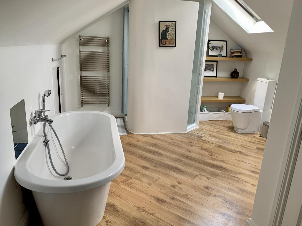 Lovely Newly Refurbished Apartment In Battersea Лондон Екстериор снимка