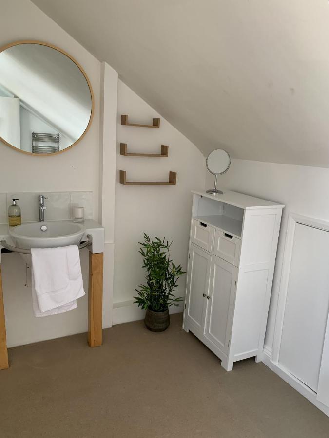 Lovely Newly Refurbished Apartment In Battersea Лондон Екстериор снимка