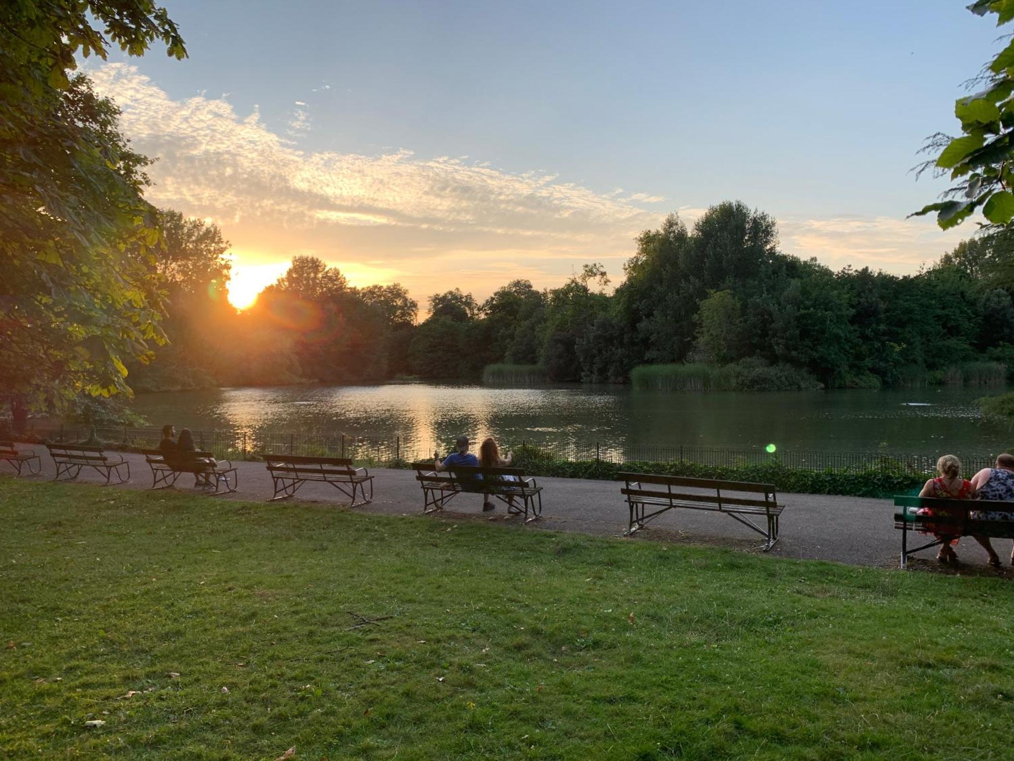 Lovely Newly Refurbished Apartment In Battersea Лондон Екстериор снимка
